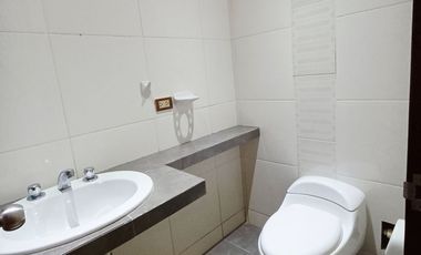 LINDO DEPARTAMENTO DE 2 DORMITORIOS EN TERCER PISO - LA PERLA ALTA