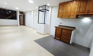 LINDO DEPARTAMENTO DE 2 DORMITORIOS EN TERCER PISO - LA PERLA ALTA