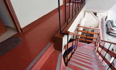 LINDO DEPARTAMENTO DE 2 DORMITORIOS EN TERCER PISO - LA PERLA ALTA