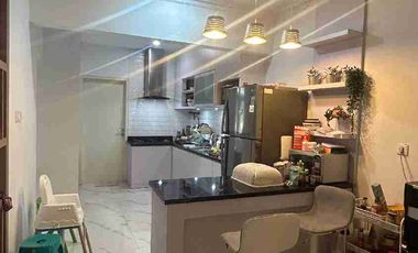 JUAL CEPAT!! RUMAH BAGUS DAN LUAS 2 LANTAI DI PERUM. GRAND MAHAKAM, SAMARIMDA