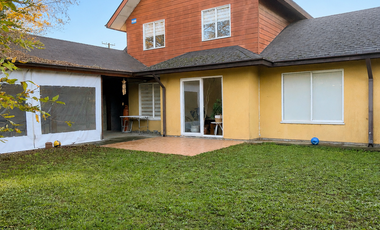 ARRIENDA HERMOSA CASA 4 DORMITORIOS BARRIO LOS CONQUISTADORES