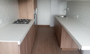 En venta exclusivo departamento en el 5to piso + estacionamiento en Urb. Lima Polo and Hunt Club, Surco.