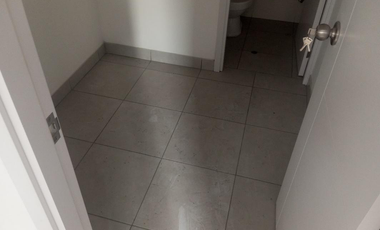 En venta exclusivo departamento en el 5to piso + estacionamiento en Urb. Lima Polo and Hunt Club, Surco.