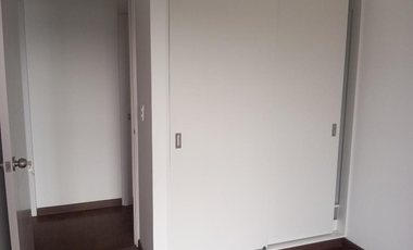 En venta exclusivo departamento en el 5to piso + estacionamiento en Urb. Lima Polo and Hunt Club, Surco.