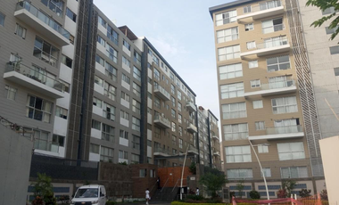 En venta exclusivo departamento en el 5to piso + estacionamiento en Urb. Lima Polo and Hunt Club, Surco.