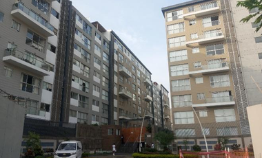 En venta exclusivo departamento en el 6to piso + estacionamiento en Urb. Lima Polo and Hunt Club, Surco.