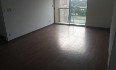 En venta exclusivo departamento en el 6to piso + estacionamiento en Urb. Lima Polo and Hunt Club, Surco.