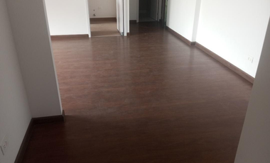 En venta exclusivo departamento en el 6to piso + estacionamiento en Urb. Lima Polo and Hunt Club, Surco.