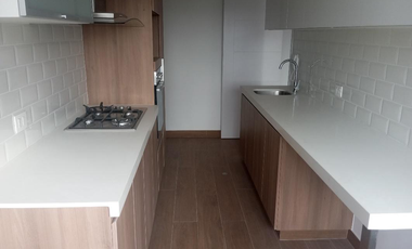 En venta exclusivo departamento en el 6to piso + estacionamiento en Urb. Lima Polo and Hunt Club, Surco.