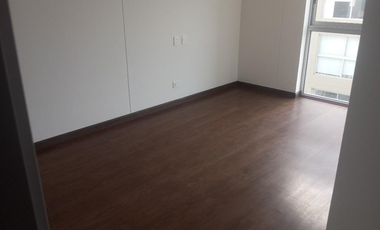 En venta exclusivo departamento en el 6to piso + estacionamiento en Urb. Lima Polo and Hunt Club, Surco.