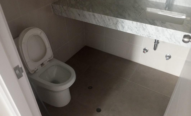 En venta exclusivo departamento en el 6to piso + estacionamiento en Urb. Lima Polo and Hunt Club, Surco.