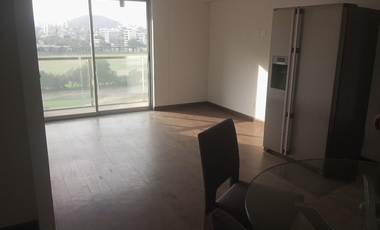 En venta exclusivo departamento en el 7mo piso + estacionamiento en Urb. Lima Polo and Hunt Club, Surco.