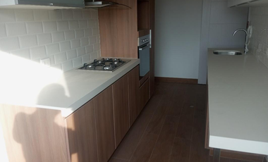 En venta exclusivo departamento en el 7mo piso + estacionamiento en Urb. Lima Polo and Hunt Club, Surco.