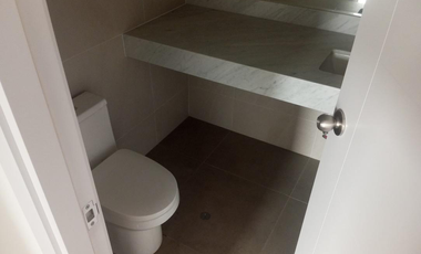 En venta exclusivo departamento en el 7mo piso + estacionamiento en Urb. Lima Polo and Hunt Club, Surco.