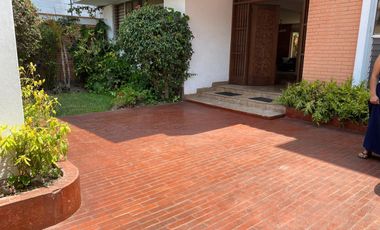 Higuereta - Casa con 2 Jardines, 4 Dorm. 2 Cocheras