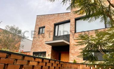 Casa exclusiva en venta en La Primavera- Cumbayá