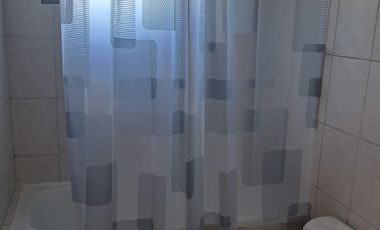 REBAJADA Se vende casa en Valparaiso, 2 dormitorios 1 escritorio, 1 baño, Valor $ 74.000.000