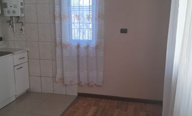 REBAJADA Se vende casa en Valparaiso, 2 dormitorios 1 escritorio, 1 baño, Valor $ 74.000.000