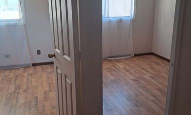 REBAJADA Se vende casa en Valparaiso, 2 dormitorios 1 escritorio, 1 baño, Valor $ 74.000.000