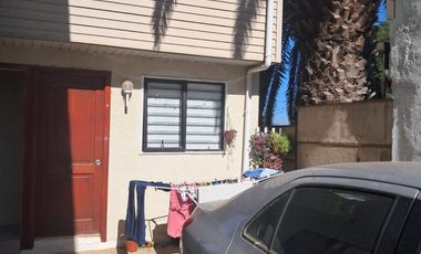 REBAJADA Se vende casa en Valparaiso, 2 dormitorios 1 escritorio, 1 baño, Valor $ 74.000.000