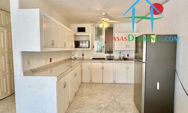 Casa en venta con terraza, vista al mar y salida a la alberca