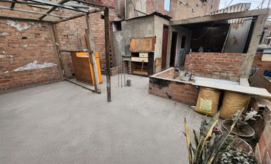 SE VENDE CASA EN SAN JUAN DE LURIGANCHO