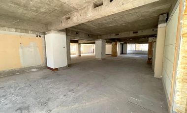 ARRIENDO Oficina en Obra gruesa de 789,93 m2, Metro El Golf