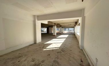 ARRIENDO Oficina en Obra gruesa de 789,93 m2, Metro El Golf