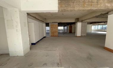 ARRIENDO Oficina en Obra gruesa de 789,93 m2, Metro El Golf