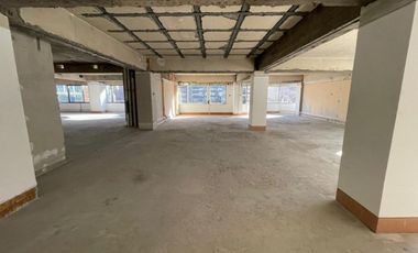 ARRIENDO Oficina en Obra gruesa de 789,93 m2, Metro El Golf