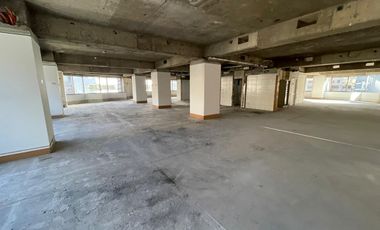 ARRIENDO Oficina en Obra gruesa de 789,93 m2, Metro El Golf