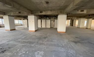 ARRIENDO Oficina en Obra gruesa de 789,93 m2, Metro El Golf