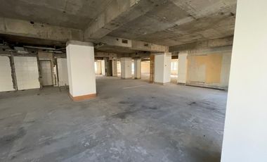 ARRIENDO Oficina en Obra gruesa de 789,93 m2, Metro El Golf