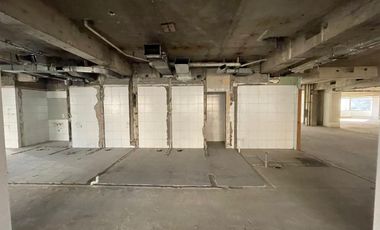 ARRIENDO Oficina en Obra gruesa de 789,93 m2, Metro El Golf