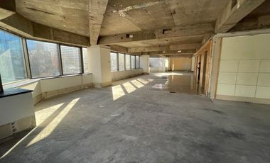 ARRIENDO Oficina en Obra gruesa de 789,93 m2, Metro El Golf