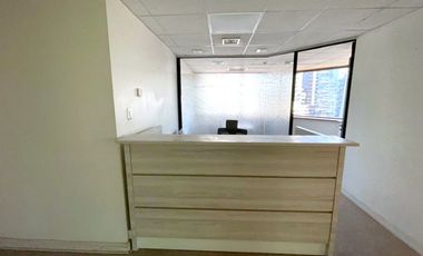 ARRIENDO Oficina habilitada de 414,92 m2, Metro El Golf