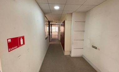 ARRIENDO Oficina habilitada de 414,92 m2, Metro El Golf