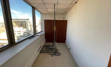 ARRIENDO Oficina habilitada de 414,92 m2, Metro El Golf