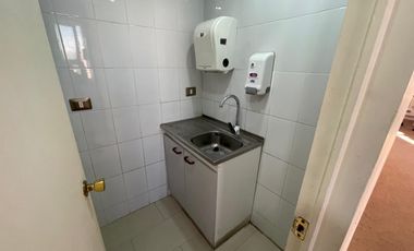 ARRIENDO Oficina habilitada de 414,92 m2, Metro El Golf