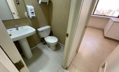 ARRIENDO Oficina habilitada de 414,92 m2, Metro El Golf