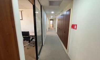 ARRIENDO Oficina habilitada de 414,92 m2, Metro El Golf