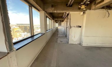 ARRIENDO Oficina en Obra gruesa de 345,86 m2, Metro El Golf