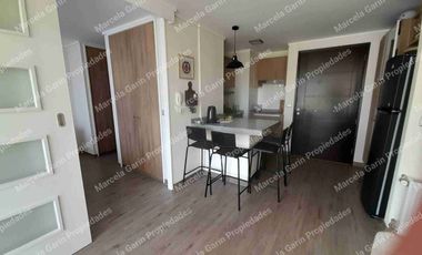 Arriendo departamento amoblado con estacionamiento en la Reina