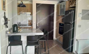 Arriendo departamento amoblado con estacionamiento en la Reina