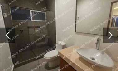 AMPLIA  CASA DE 3 NIVELES EN RENTA UBICADA EN RESIDENCIAL AQUA, 4 RECÁMARAS, ALBERCA PROPIA, SEGURIDAD 24 HORAS.