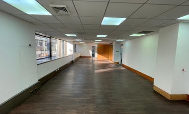 ARRIENDO Oficina habilitada de 3789,93 m2, Metro El Golf