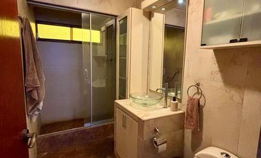 ¡Gran oportunidad de remodelación frente a parque en Urb. El Rancho -Miraflores!