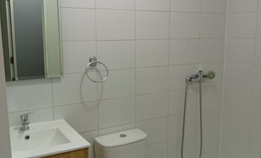 SE ARRIENDA COMODO DEPARTAMENTO