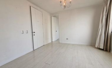 Hamburgo con Irarrázaval, Metro Villa Freire