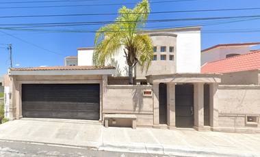 PASEO DE LAS LOMAS NO.672, RESIDENCIAL SAN PATRICIO, SALTILLO, COAHUILA. Bonita casa en venta, EXCELENTE OPORTUNIDAD de formar un patrimonio
